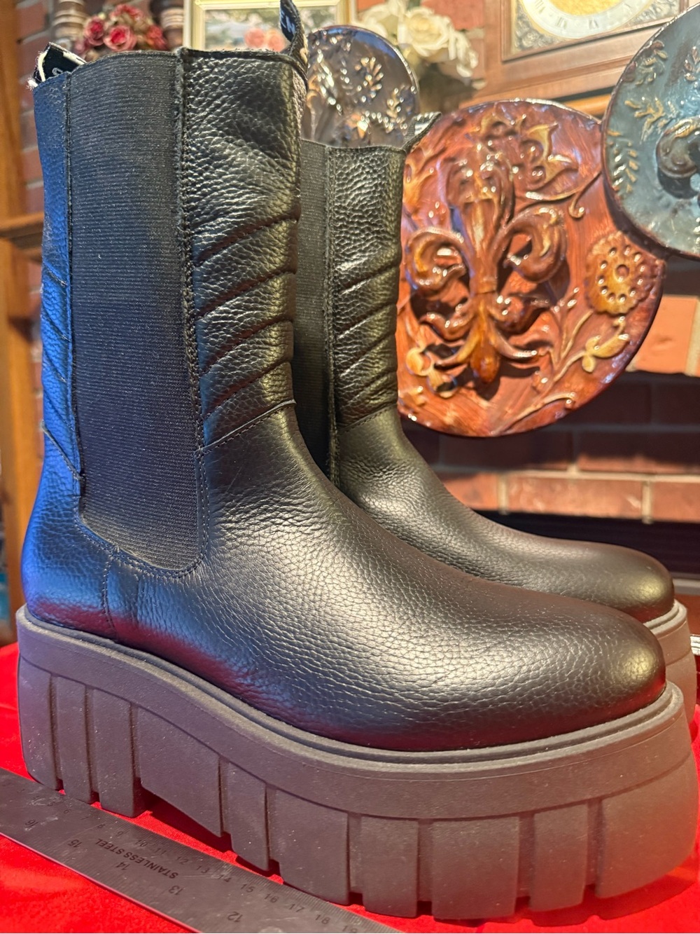 WOW POSHMARK - Authentic Steve Madden Leather NWOT Boots